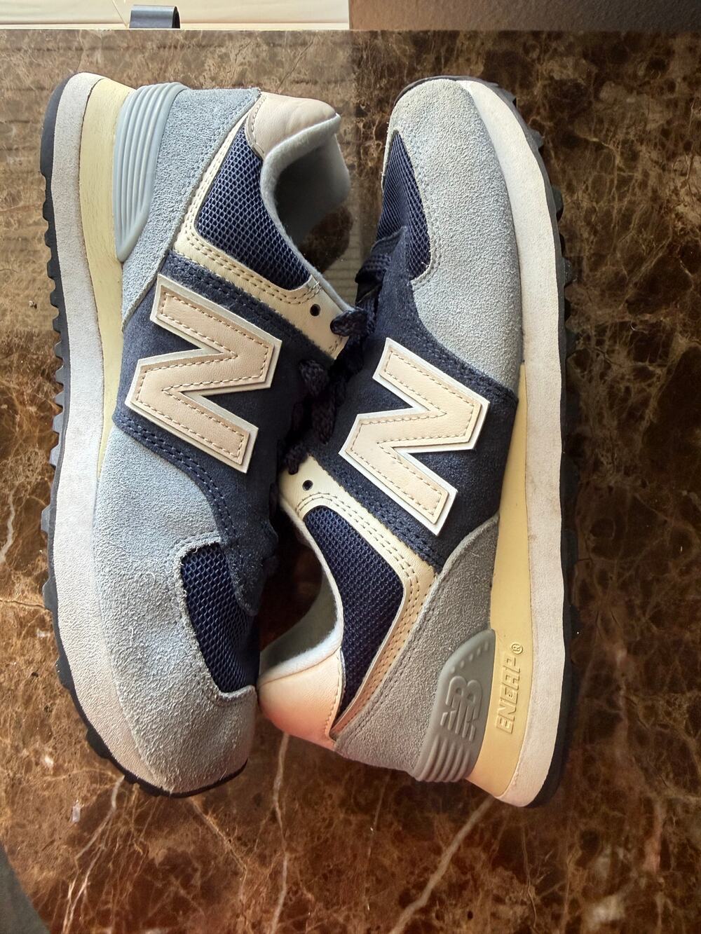 New Balance 574 Women’s Size 7 Navy Blue Gray Suede  Retro Sneakers WL574VJ2